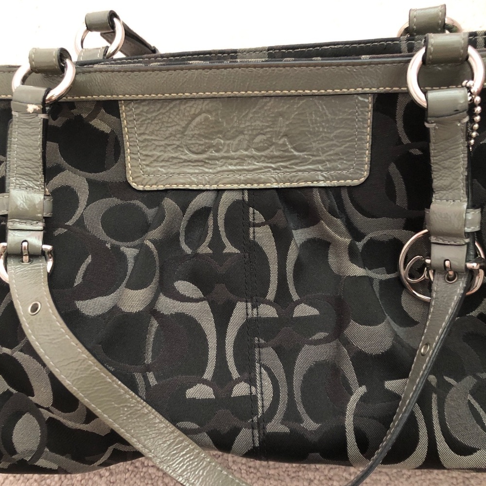 Coach Optic Signature Handbag - Picture 3 of 9